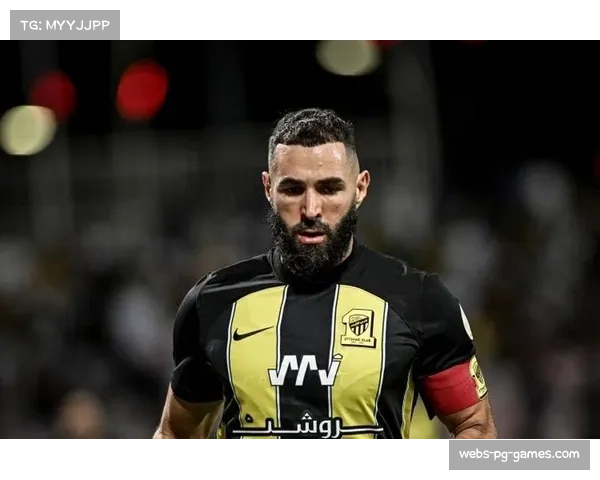 吉达联合本泽马定位球技术精湛 成进攻重要手段